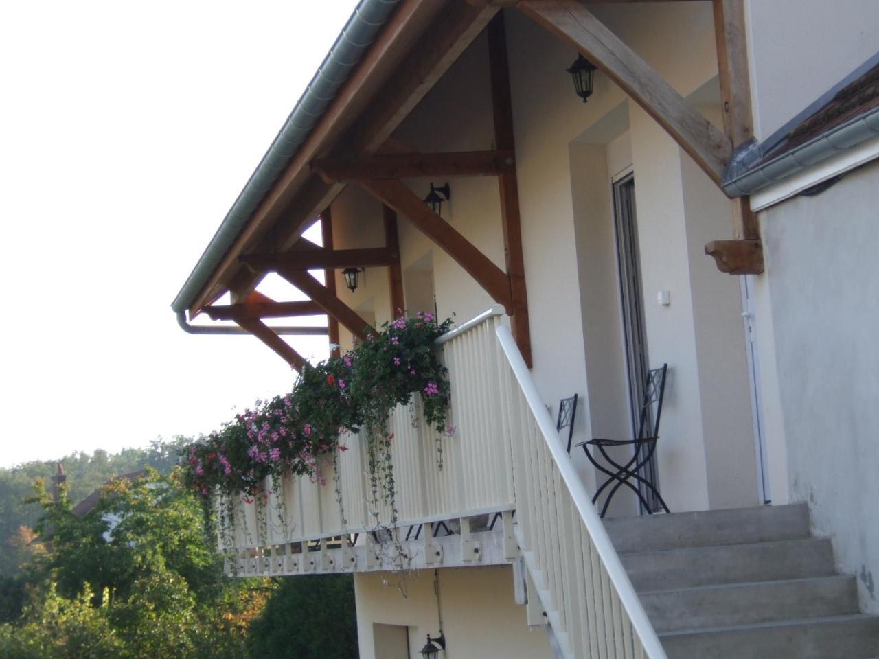 Chambre d'hôtes Champagne Laval Louïs Acomodação com café da manhã Cumieres Exterior foto